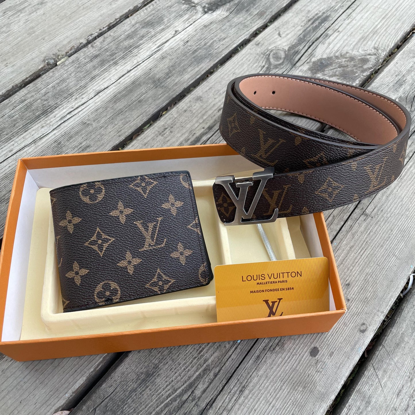Box LV Belt + Portafogli classic